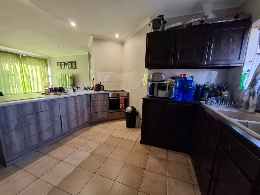 2 Bedroom Property for Sale in Langenhovenpark Free State